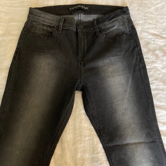 Express (NWOT) New Mid Rise Flare Jeans Size 8 - Picture 3 of 5